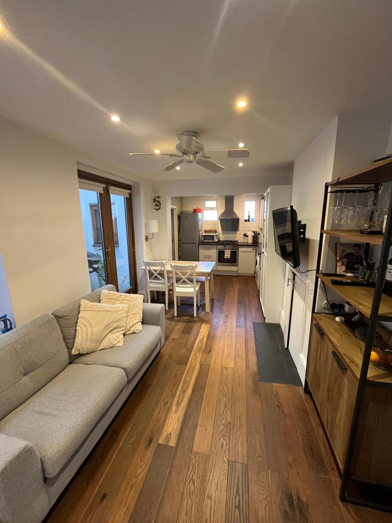 Comfy Stay In Wandsworth Town London Exterior photo
