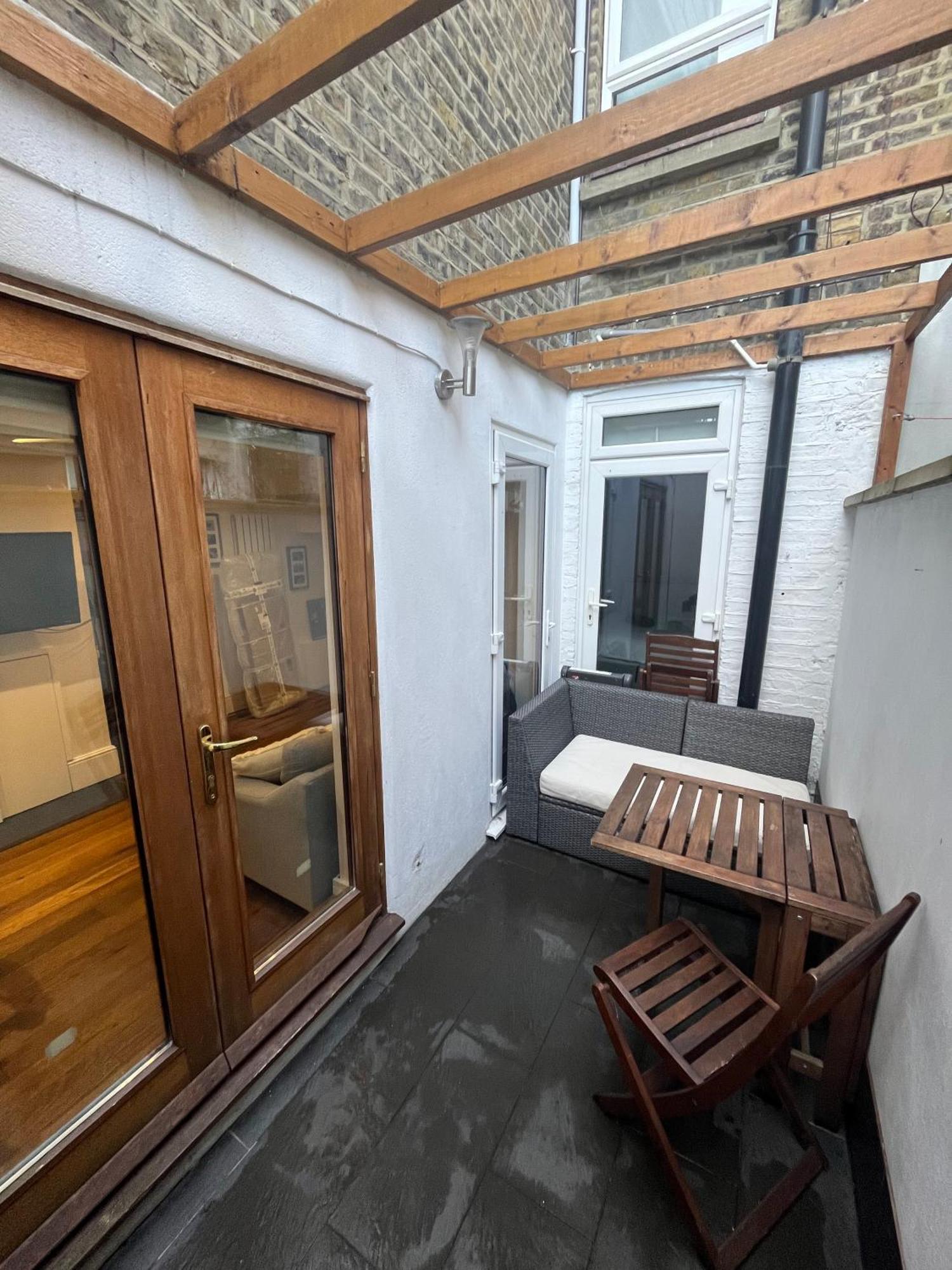 Comfy Stay In Wandsworth Town London Exterior photo