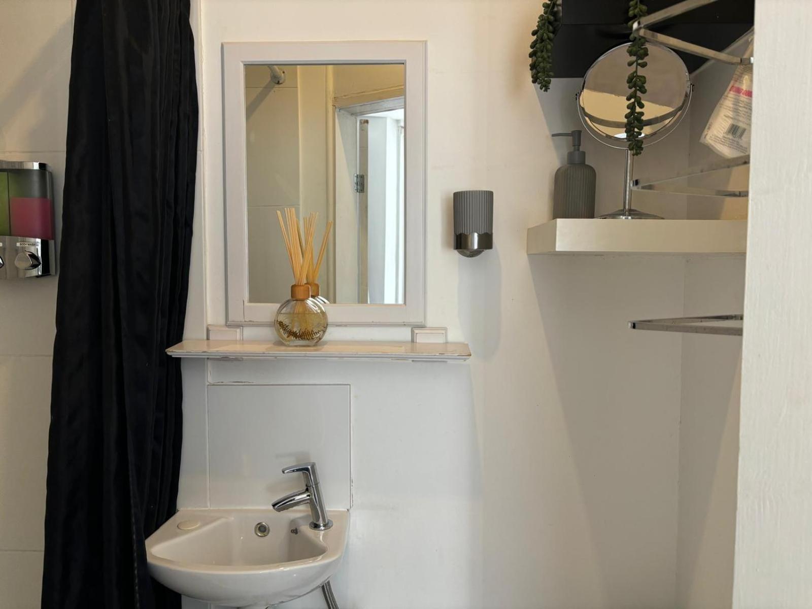 Comfy Stay In Wandsworth Town London Exterior photo