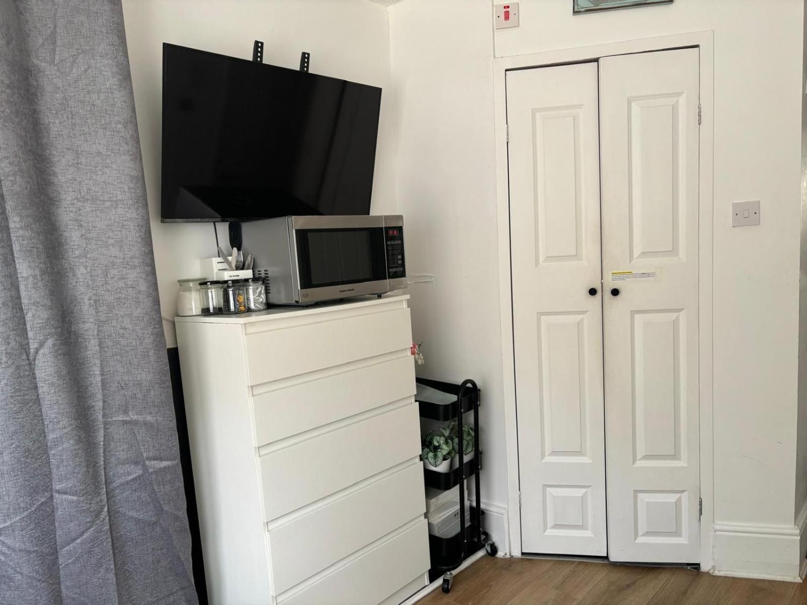 Comfy Stay In Wandsworth Town London Exterior photo