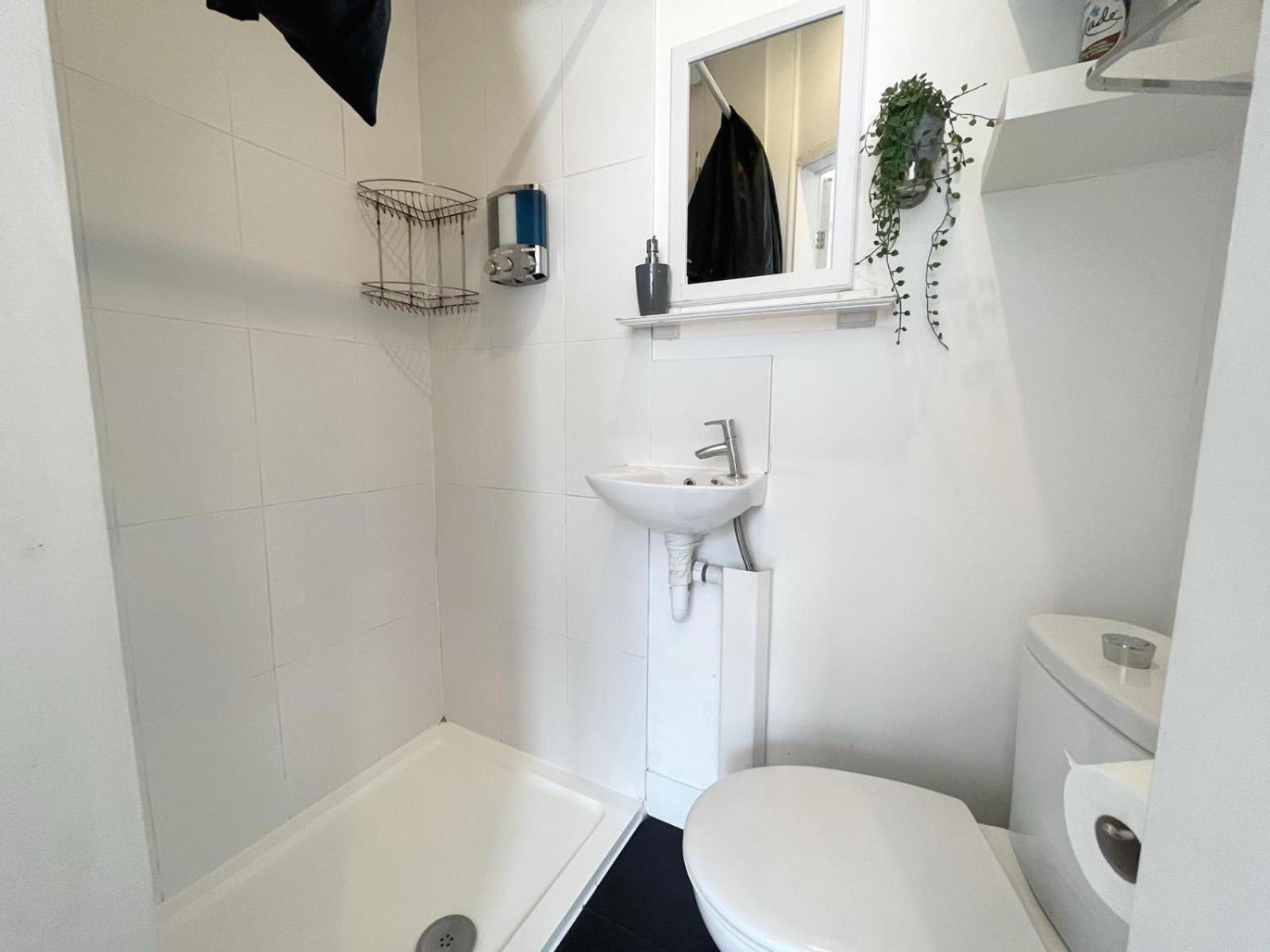 Comfy Stay In Wandsworth Town London Exterior photo